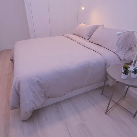 A Estrenar En Ubicación Inmejorable , Con Terraza Y Parking Incluido Apartamento Oviedo