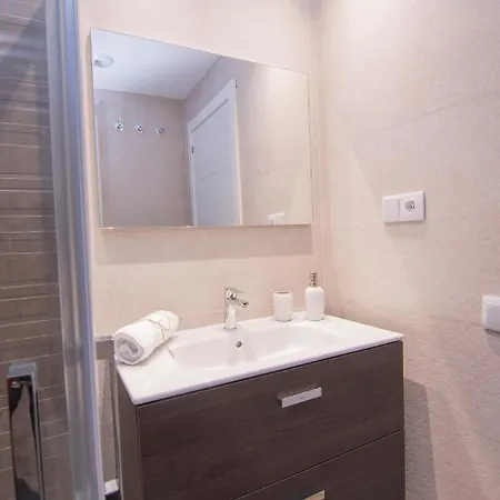 La Terraza De La Vega - Ubicacion Inmejorable , Wifi , Terraza Y Parking Gratuito * Οβιέδο