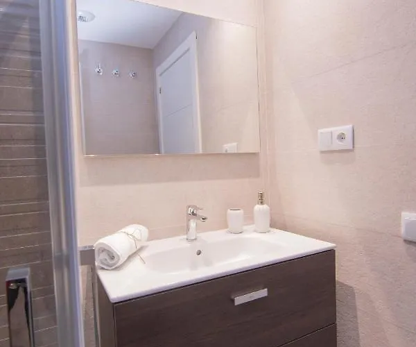 La Terraza De La Vega - Ubicacion Inmejorable , Wifi , Terraza Y Parking Gratuito * 奥维耶多